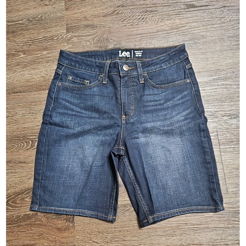 Lee Women's Dark Wash Mid-Rise Denim Bermuda Regular‎ Fit Size: 8
